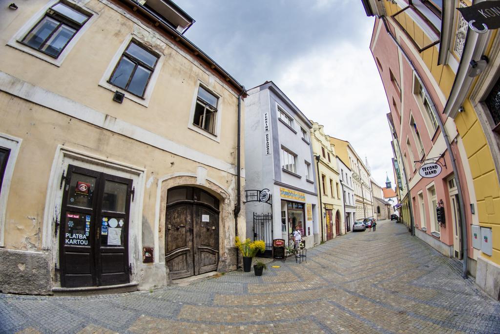 Penzion Cernej Ptak Hotel Jindrichuv Hradec Exterior photo