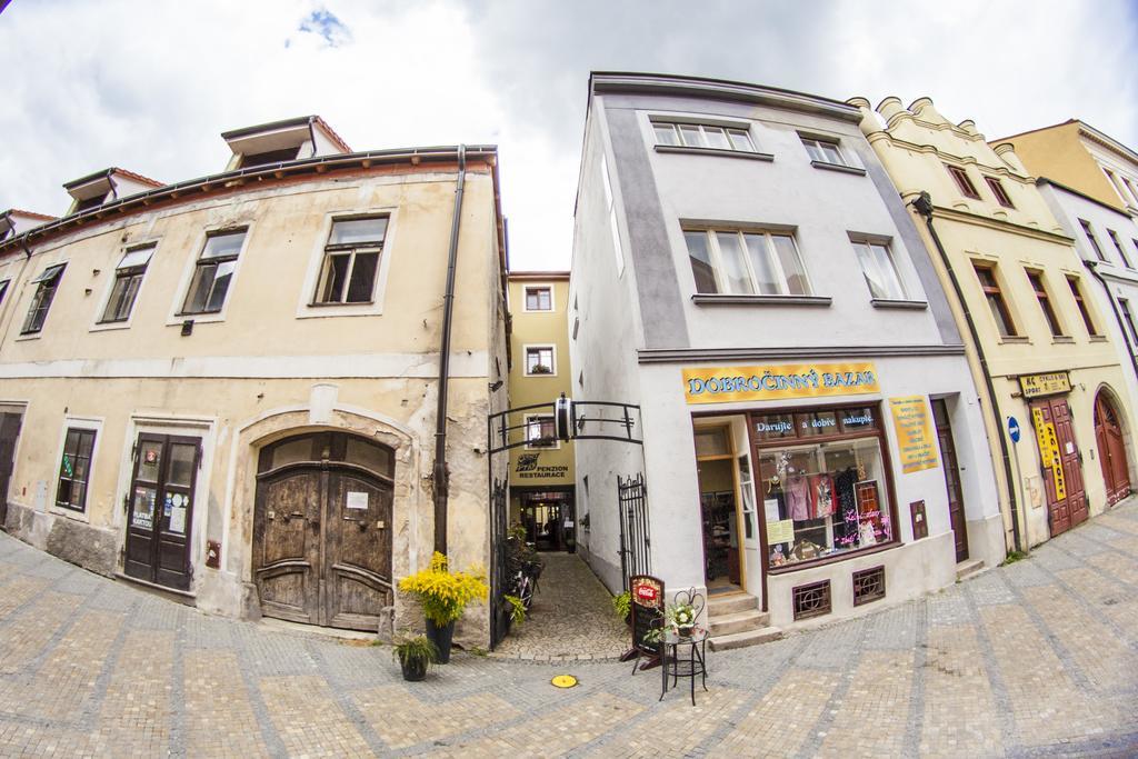 Penzion Cernej Ptak Hotel Jindrichuv Hradec Exterior photo